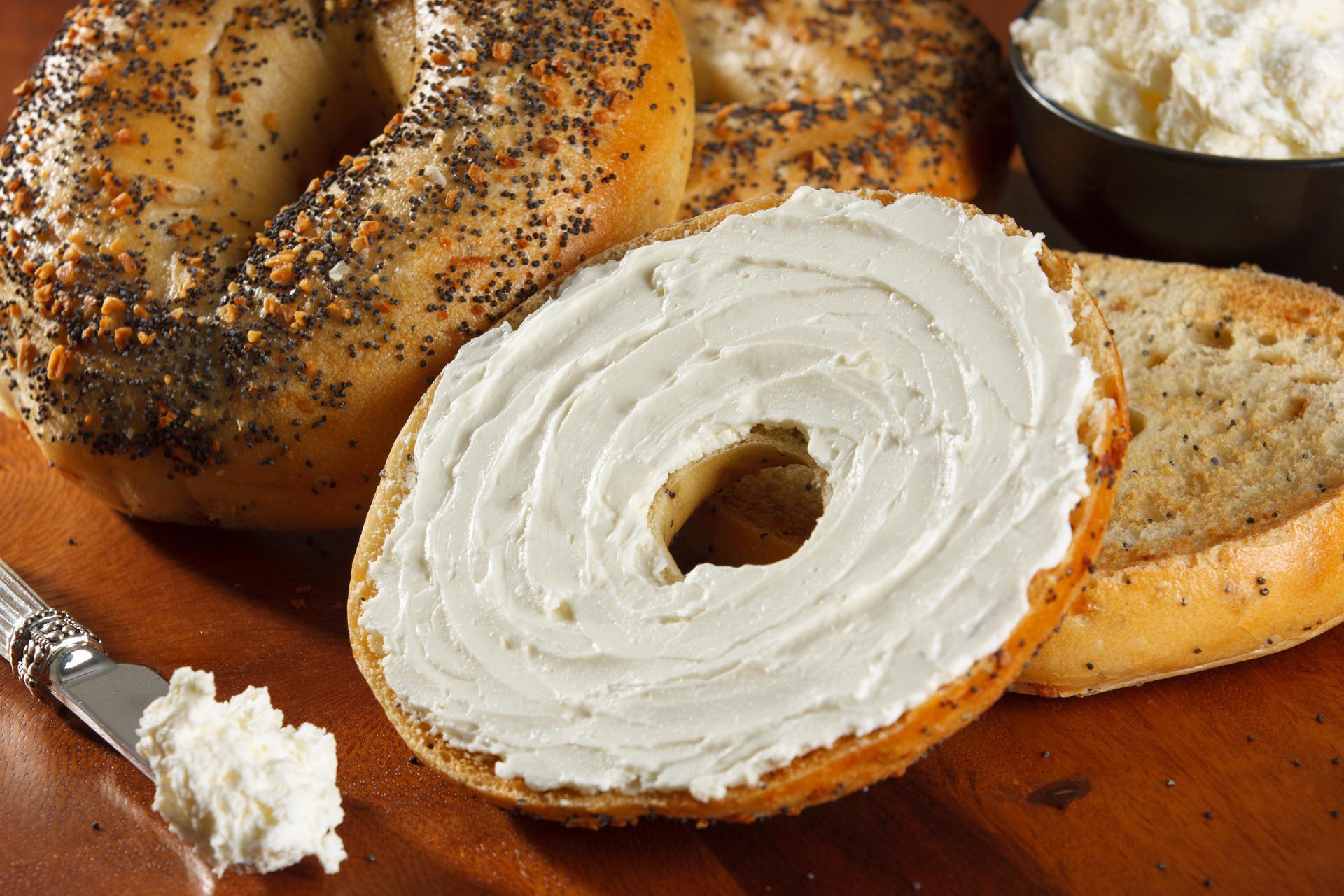 New Mom Claims Poppyseed Bagel Caused Positive Drug Test - featured