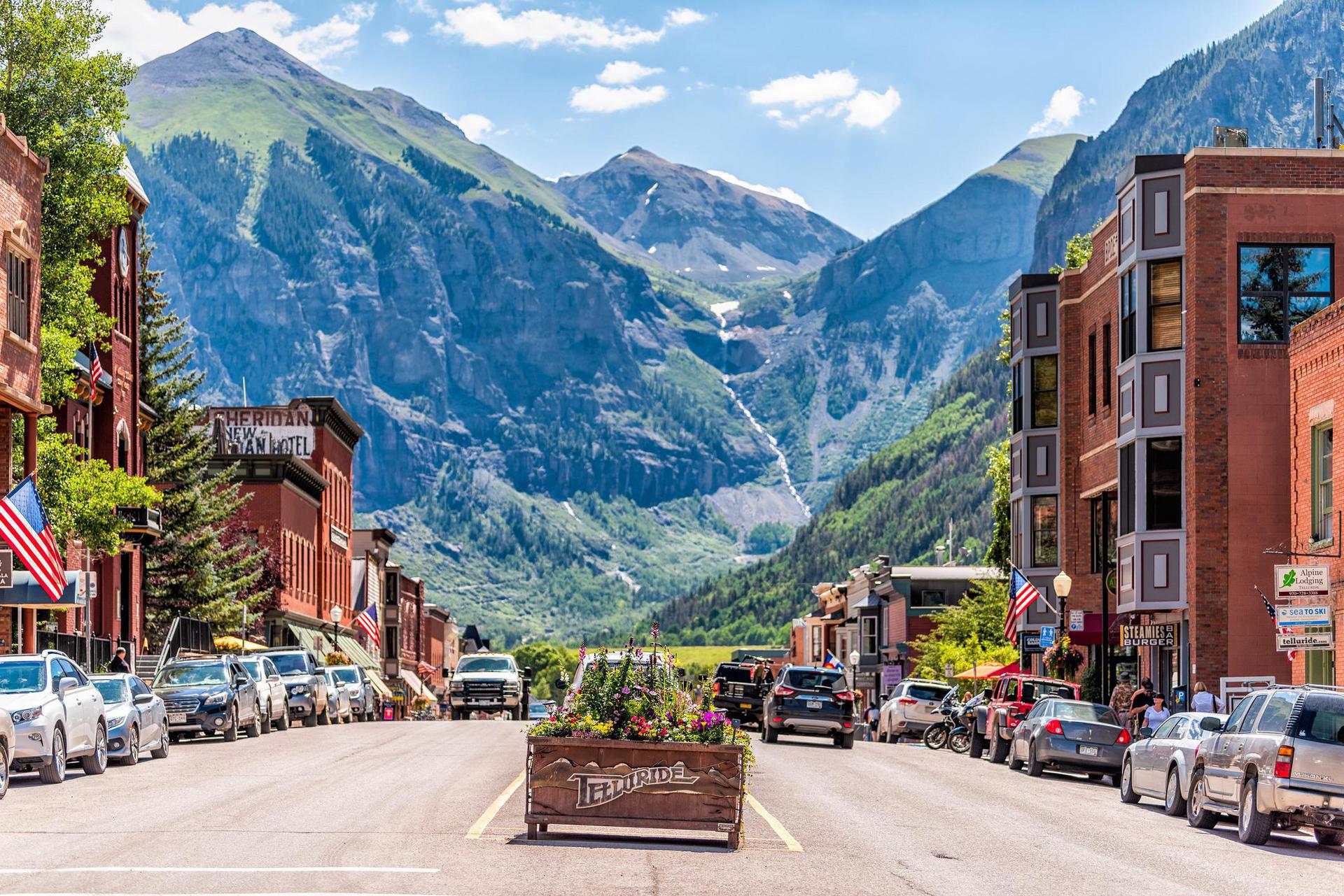 Good Small Towns To Live In Colorado